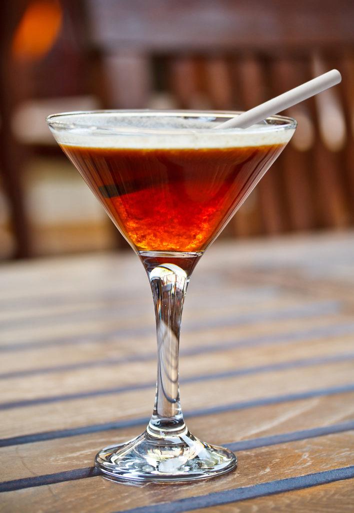 The London Line SHORT - White Paper Straw
